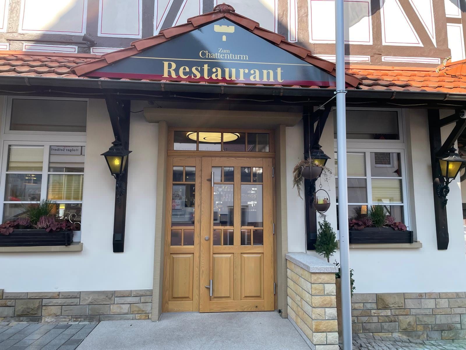Der Eingang des Restaurants Zum Chattenturm